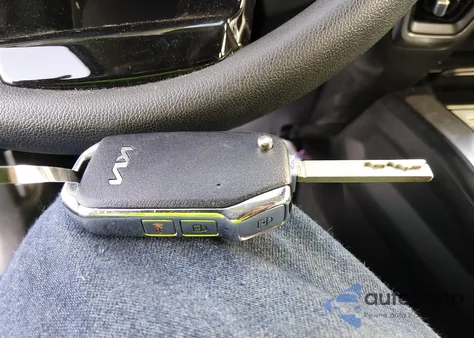 2022 Kia Sorento Lx z USA, uszkodzony, nr VIN 5XYRG4LC1NG155853